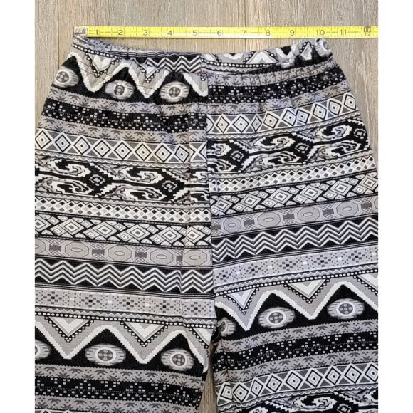 Star Ride Juniors Size L/XL Black & White Insulated Leggings Geometric Pattern - Picture 3 of 6